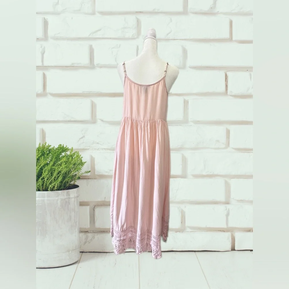 Forever 21 Women’s Crochet-Trimmed Maxi Dress Color:Pink Size: Small
